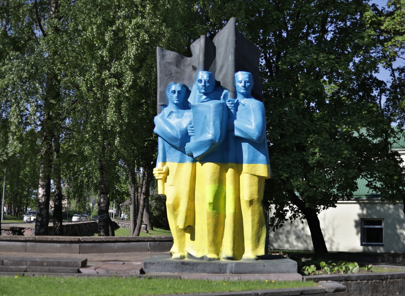Skulptūra „Vėliavnešiai“