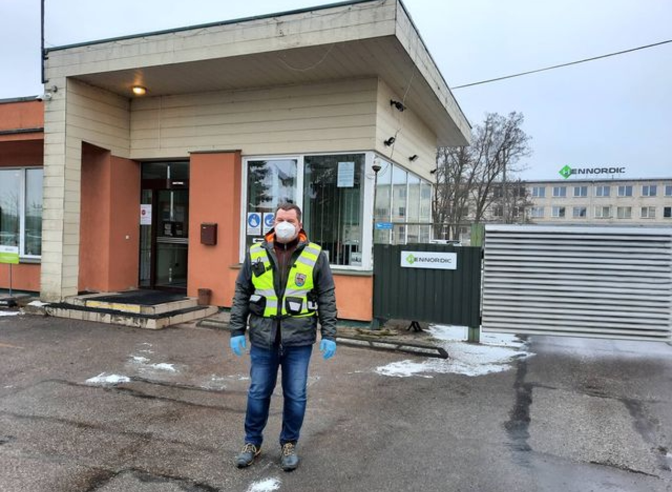 Tikrino įmones bei įstaigas