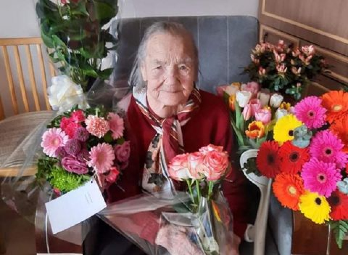 100 metų sulaukusi Veronika Račelienė negali tuo patikėti