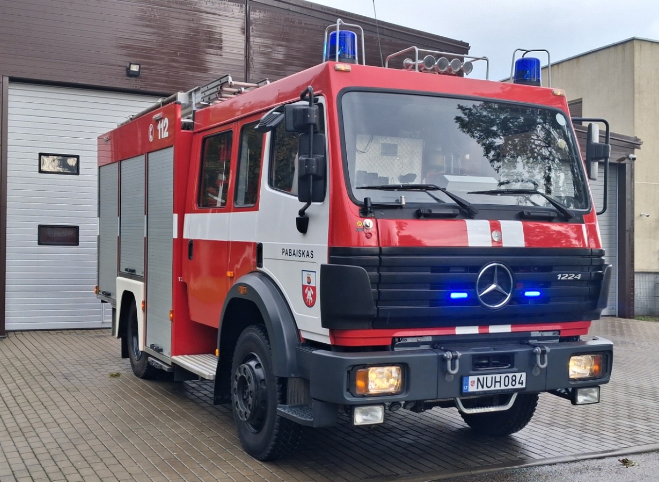 Pabaisko ugniagesiams gelbėtojams – naujas gaisrinis automobilis
