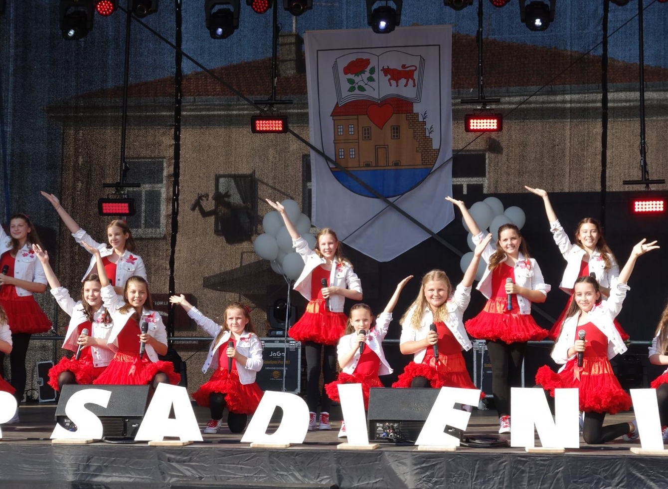 Ukmergėje įvyko vaikų ir jaunimo populiariosios muzikos festivalis „GARSADIENIS“