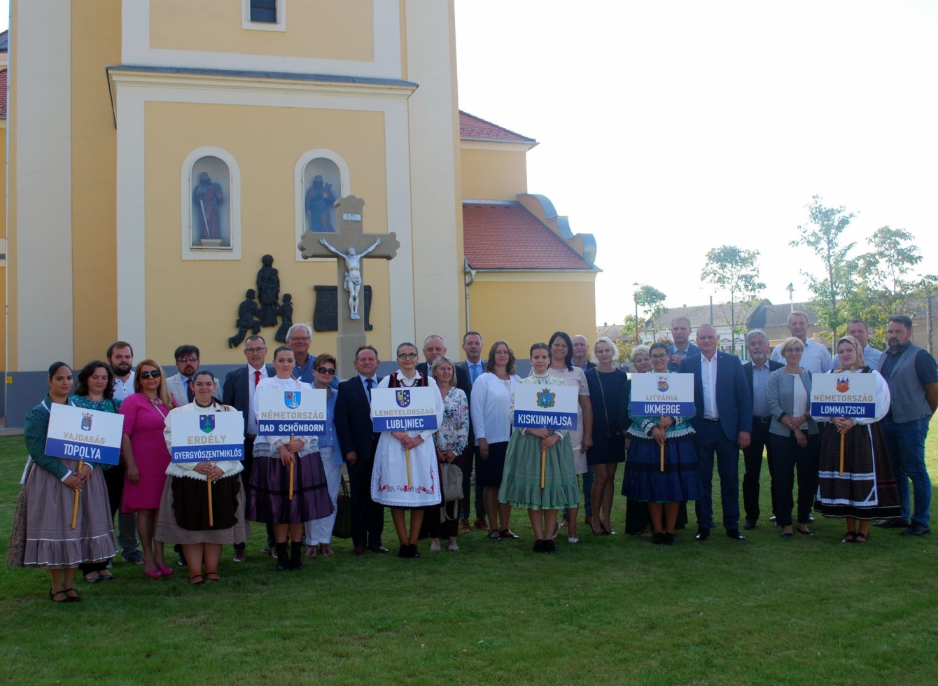 Bendra miestų partnerių nuotrauka