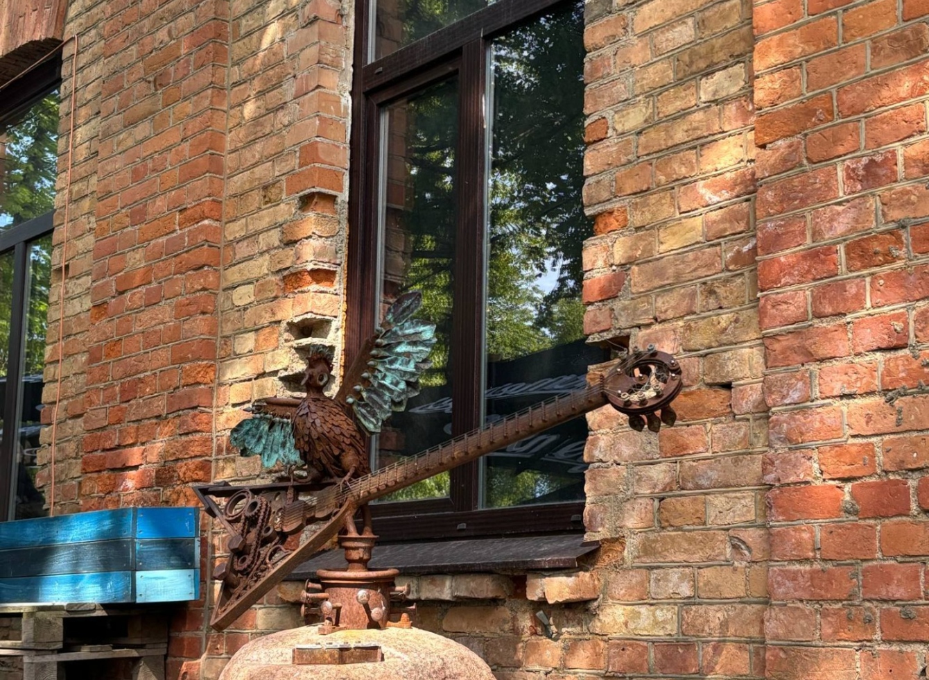 Ukmergės „rokenroliškas“ balandis naujoje vietoje (Kauno g. 29, Ukmergė)