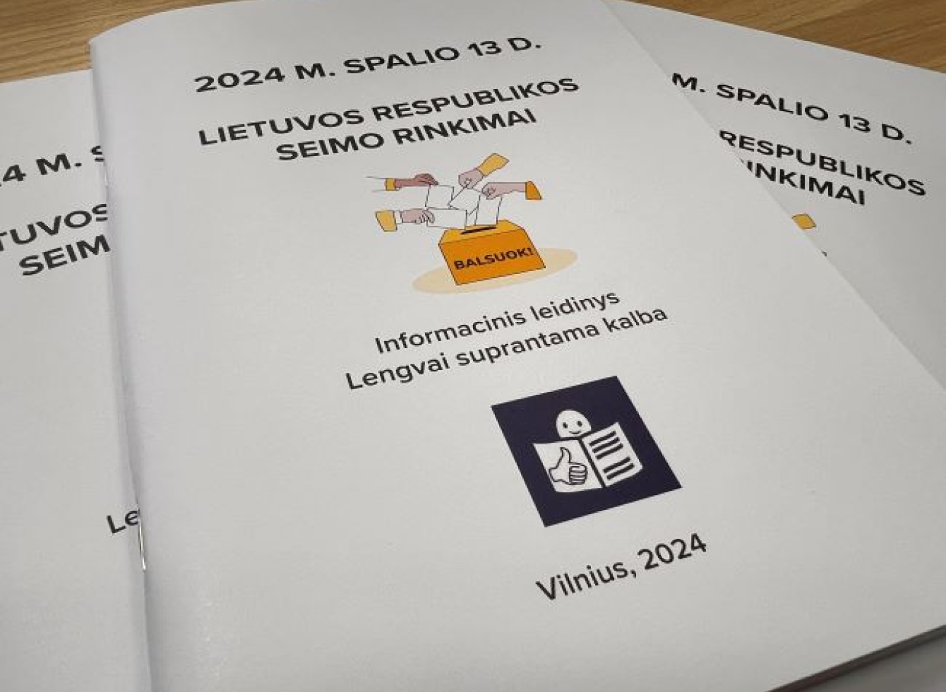 Vyriausioji rinkimų komisija parengė ir išleido specialų leidinį supaprastinta kalba (angl. Easy to Read)