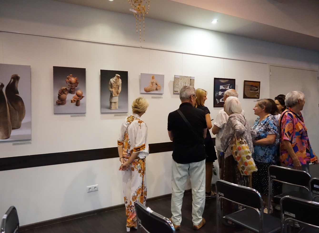 Deltuvoje atidaryta išskirtinė paroda „Kartų pokalbis“