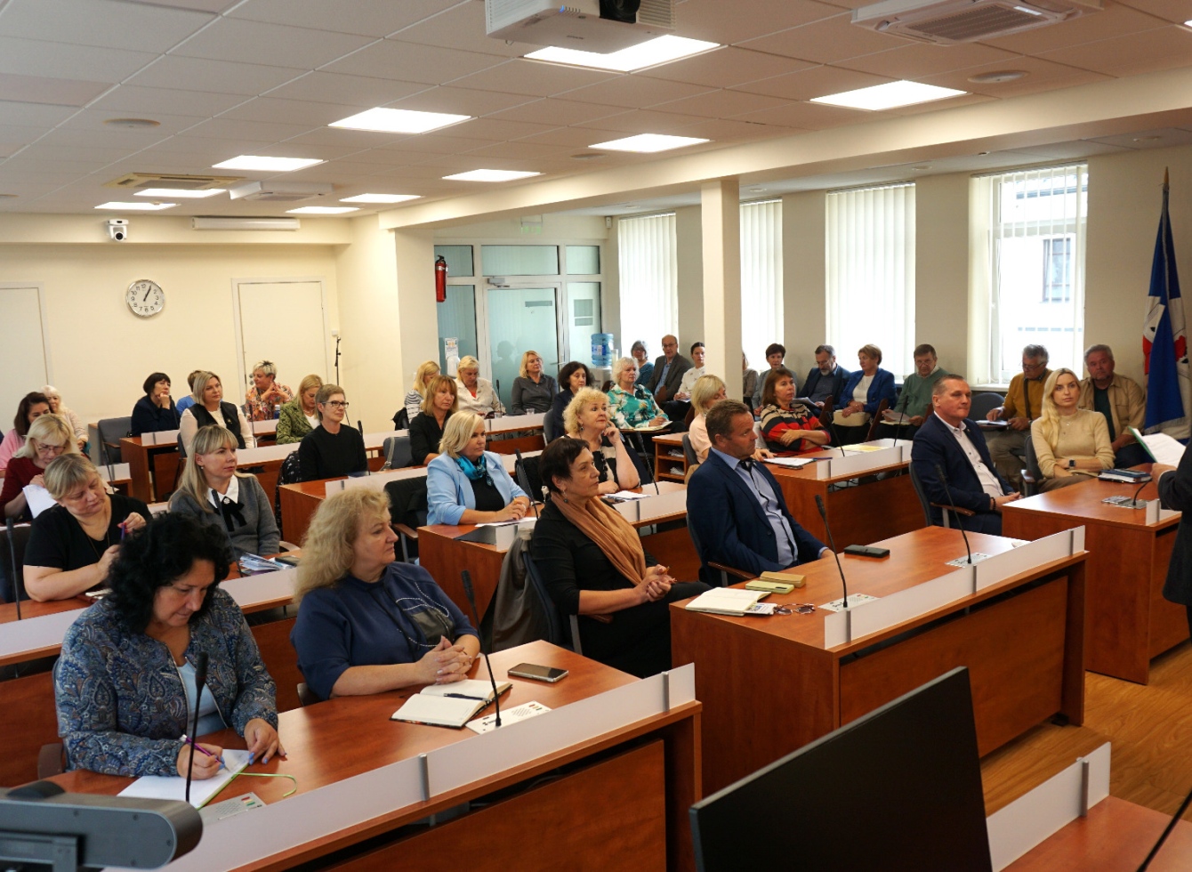 Savivaldybėje aptarti pedagogų darbo apmokėjimo klausimai