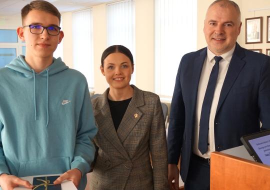 Dėl nutrūkusių laidų 3,5 tūkst. vartotojų sutriko elektros tiekimas