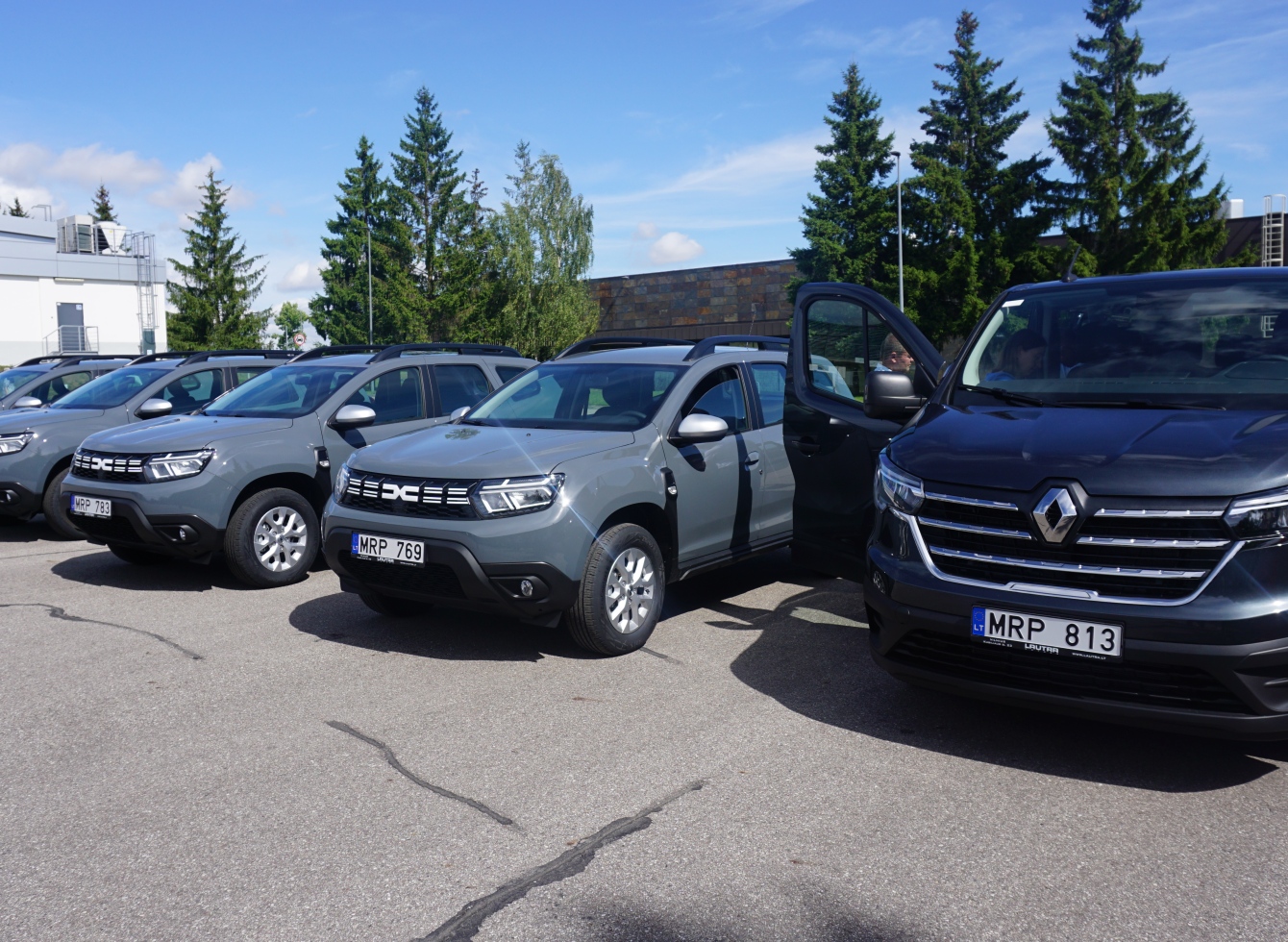 Savivaldybė įsigijo keturis naujus lengvuosius automobilius ir mikroautobusą 