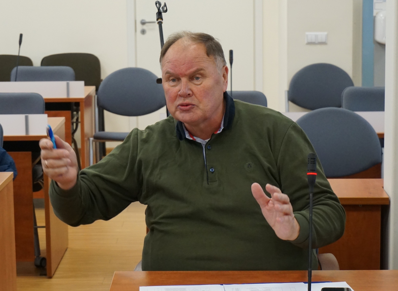 A. Valaiša