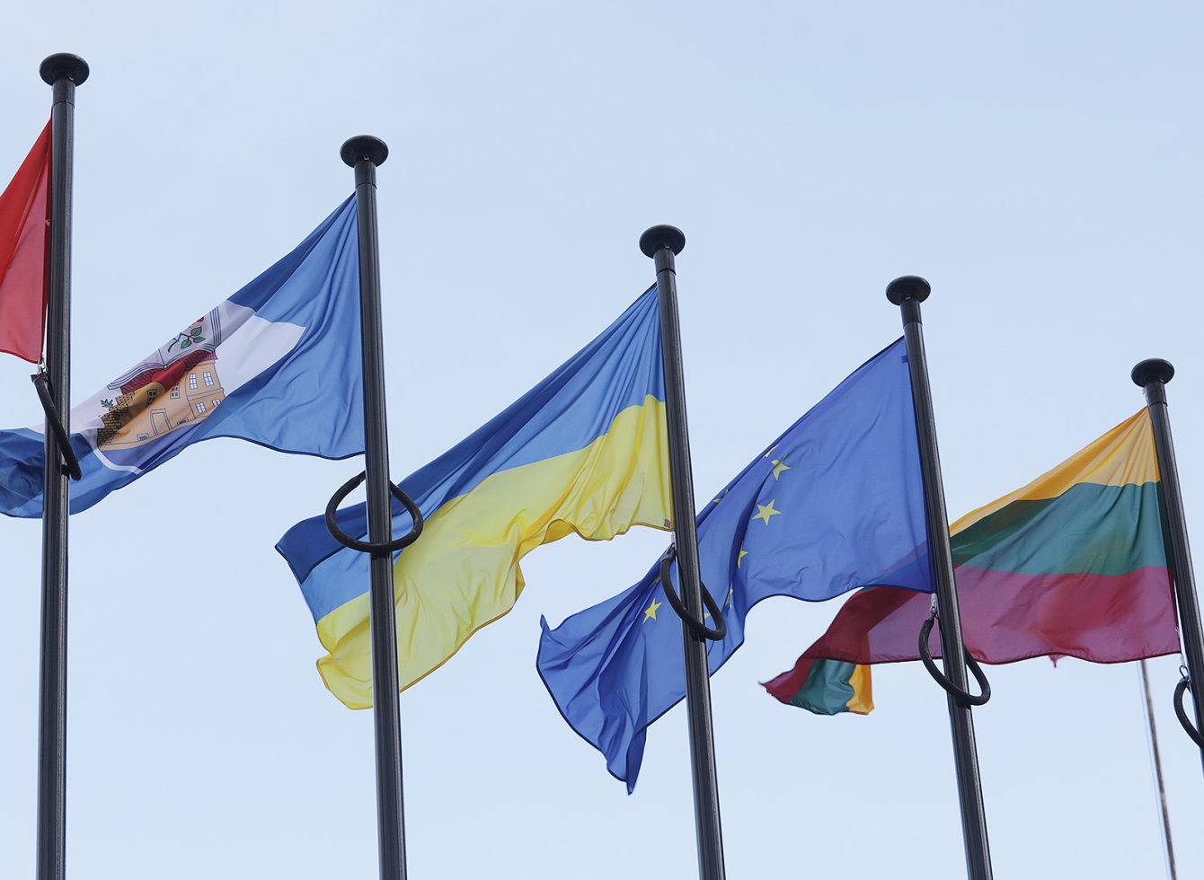 Ukrainos vėliava suplėvėsavo Kęstučio aikštėje 