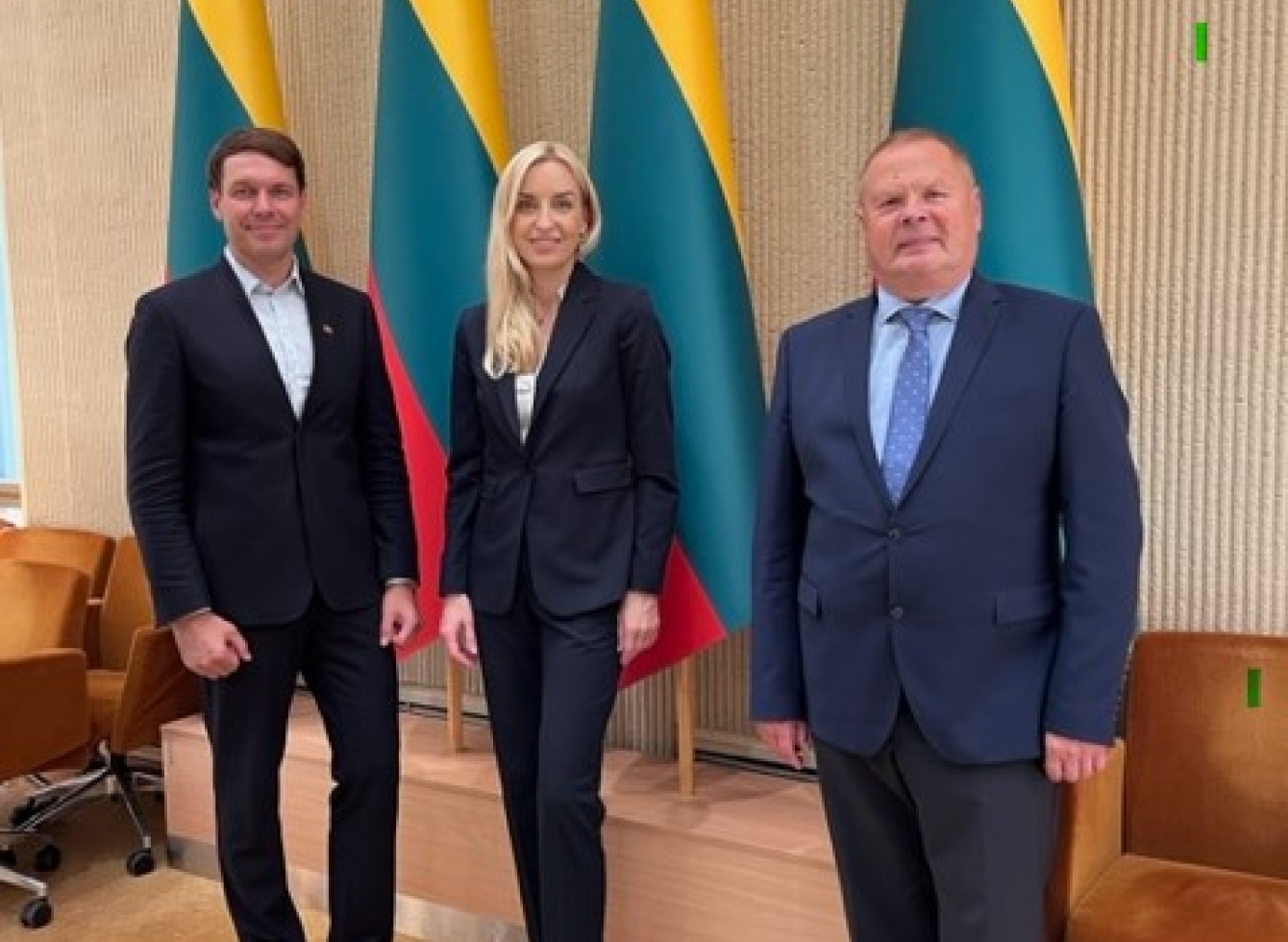 Nuotraukoje Inga Pračkailė su renginio koordinatoriumi Romualdu Petraičiu ir Parlamentinės grupės „Žaliosios savivaldybės 2030” pirmininku, Seimo nariu Andriumi Bagdonu
