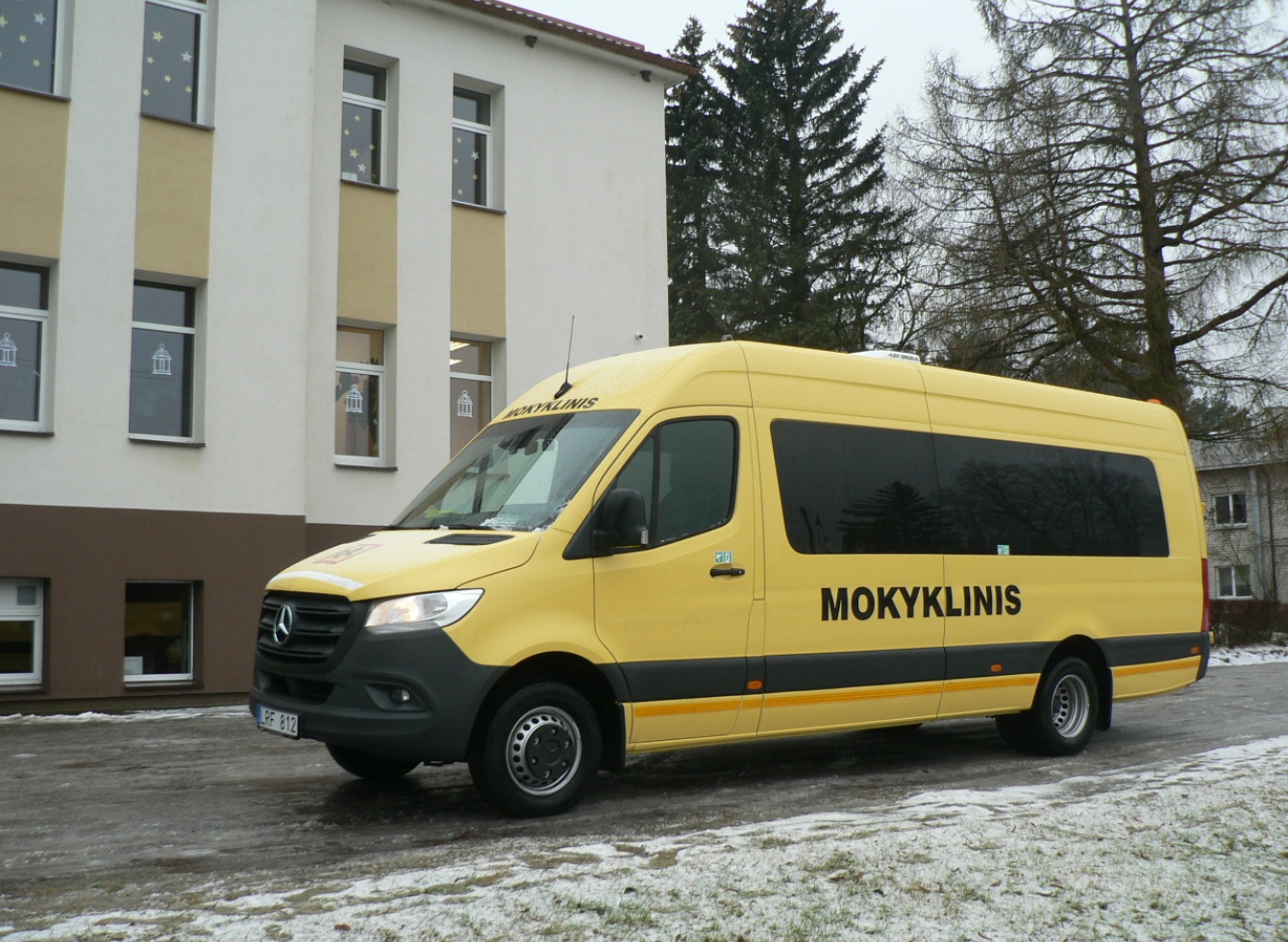 Želvos gimnazijai skirtas naujas mokyklinis autobusas 