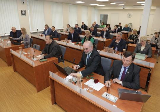 Dėl socialiniuose tinkluose skleidžiamos klaidinančios informacijos apie...