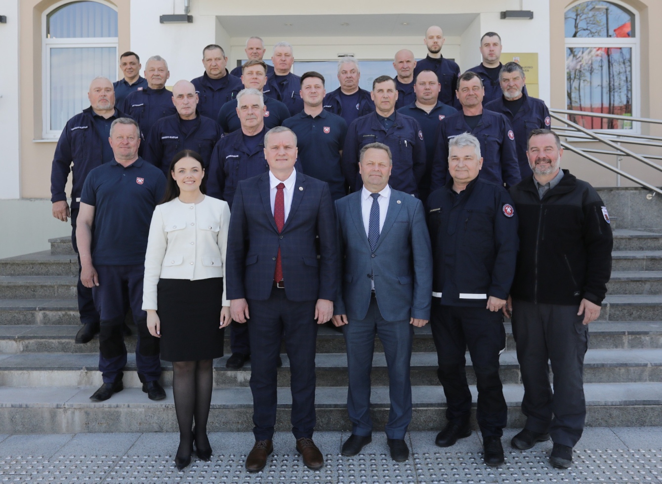 Ugniagesiai gelbėtojai pasveikinti profesinės šventės proga