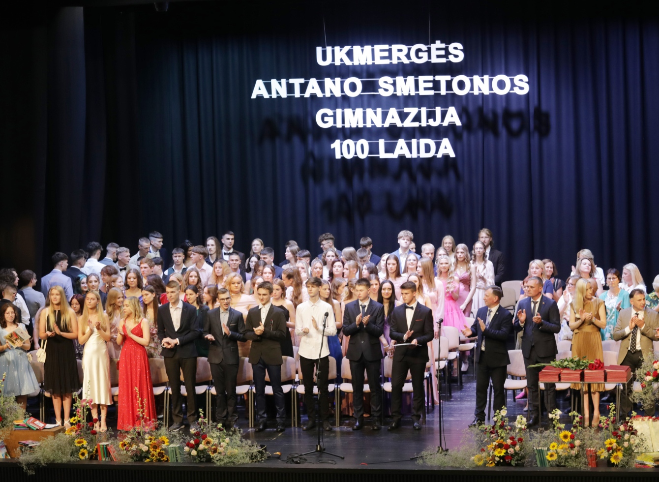 100-oji abiturientų laida