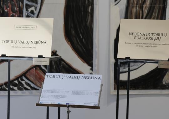 „Vilkamirgės“ galerijoje - piešinių paroda „Nuo lango prie lango“ 