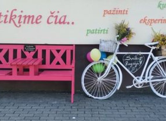 Vaikų lopšelio-darželio kieme įkurta kaimiška sodyba įvertinta respublikos mastu 