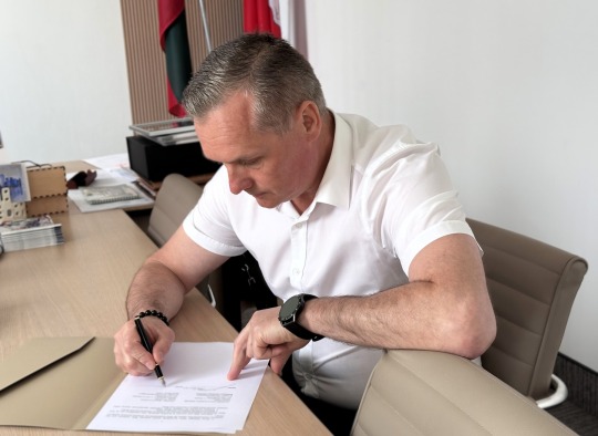 Ukmergės rajono savivaldybės ir Lietuvos krepšinio federacijos (LKF) ketinimų protokolo pasirašymo akimirkos