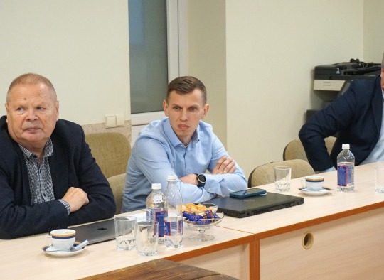 Iš kairės: R. Petraitis, dr. M. Urbonavičius, dr. R. Gatautis