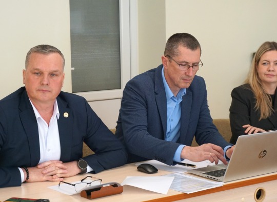 Posėdžiavo  Ukmergės rajono savivaldybės kolegija 