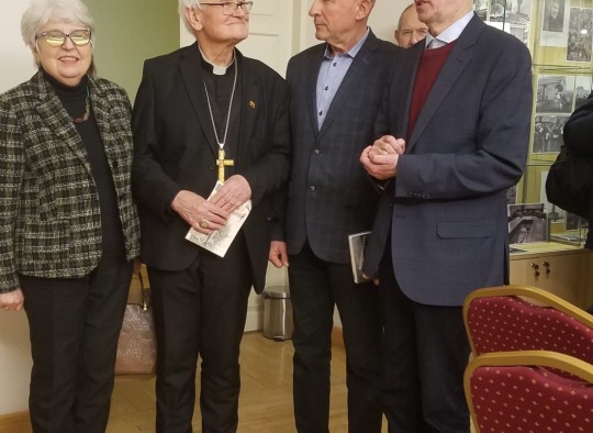 Pristatyta penktoji monsinjoro A. Svarinsko atminimą įamžinanti knyga