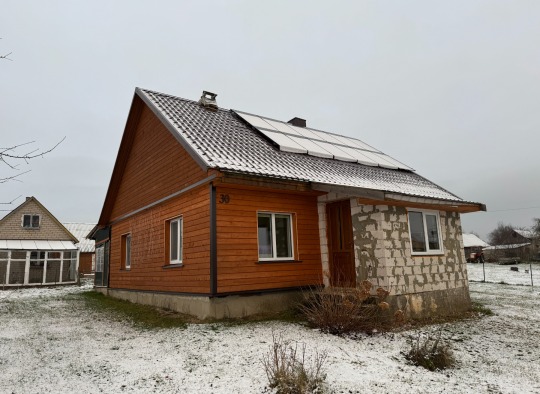 Padovanota ir sumontuota saulės elektrinė