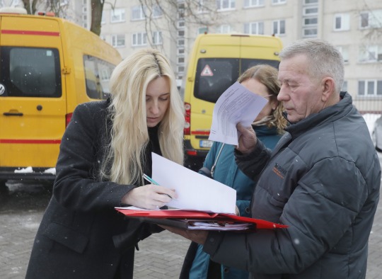Savivaldybė įsigijo du naujus elektrinius mokyklinius autobusus