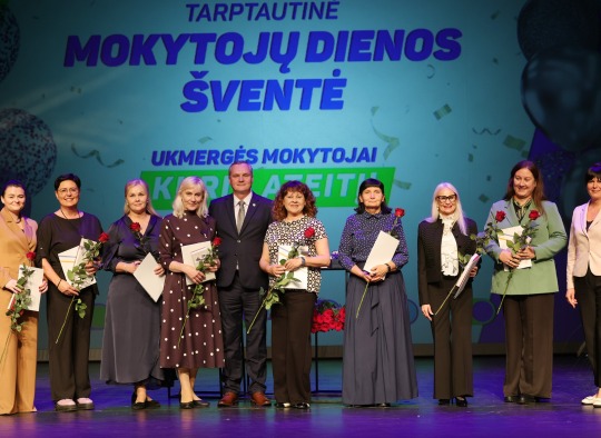 Mokytojų dieną Ukmergėje skambėjo padėkos ir sveikinimai pedagogams