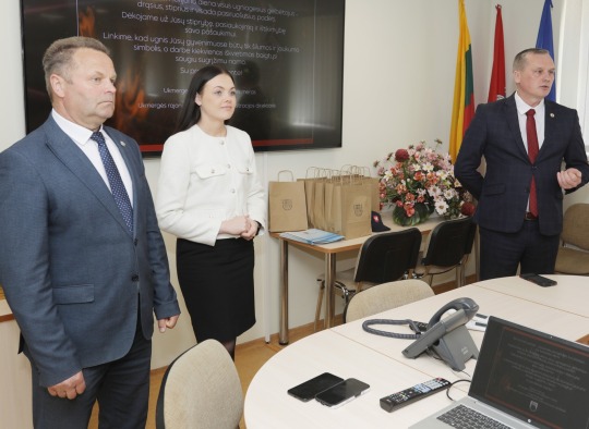 Ugniagesiai gelbėtojai pasveikinti profesinės šventės proga