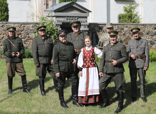 Siesikų liaudiškos muzikos kapela „Vieversa“