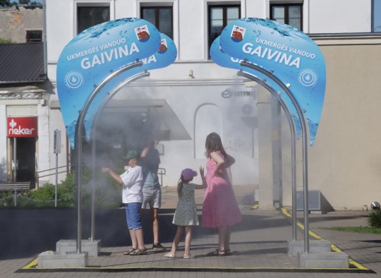 Ukmergėje – nauja atgaiva karštomis dienomis: įrengta vandens dulksna