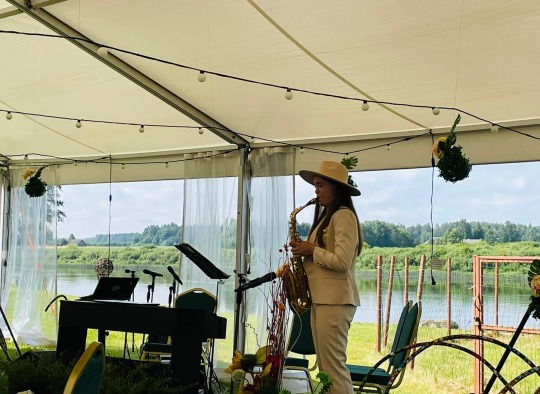 Moments from musical breakfast
