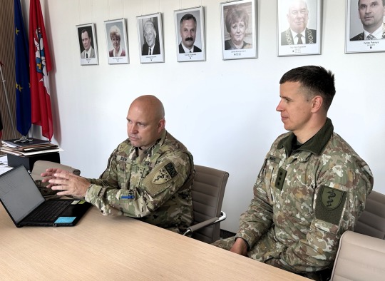 Ukmergėje aptartos tarptautinės karinės pratybos „Geležinis Vilkas 2025-I“