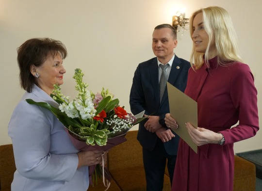 Išeinančiai iš darbo R. Jackūnienei gerų žodžių negailėjo savivaldybės vadovai ir administracijos darbuotojai