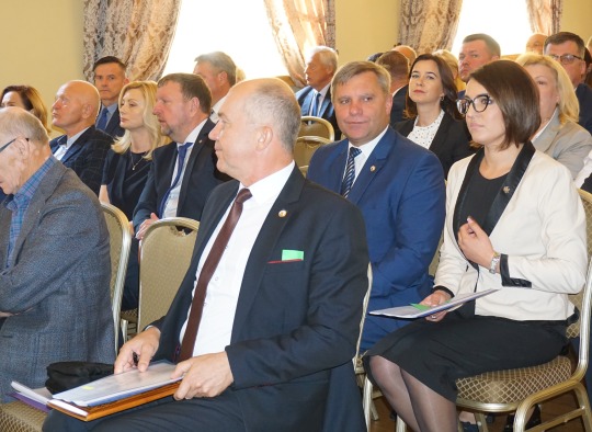 Ukmergės rajono savivaldybę suvažiavime atstovavo meras Rolandas Janickas, mero pavaduotoja Agnė Balčiūnienė ir Tarybos narys Vidmantas Krikštaponis.