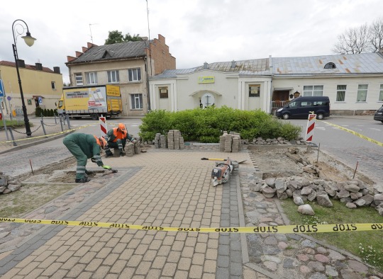 Šaligatvių bortų žeminimo darbai, Vienuolyno g.