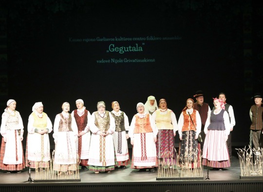 Folkloro šventėje „Padainuosim susiėję“ pristatytas pirmasis Ukmergės krašto dainynas