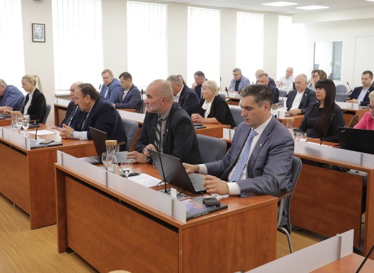Posėdžiavo Ukmergės rajono savivaldybės taryba