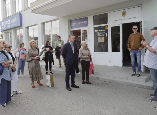 Nutapytos sienos atidarymo akimirkos