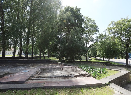 Ukmergėje nebeliko prieštaringai vertintos „Vėliavnešių“ skulptūros