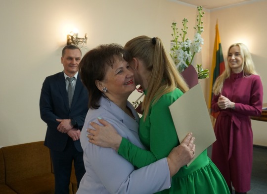 Išeinančiai iš darbo R. Jackūnienei gerų žodžių negailėjo savivaldybės vadovai ir administracijos darbuotojai