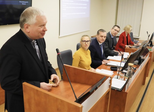 Posėdžio akimirkos