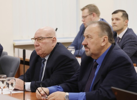 Posėdžio akimirkos