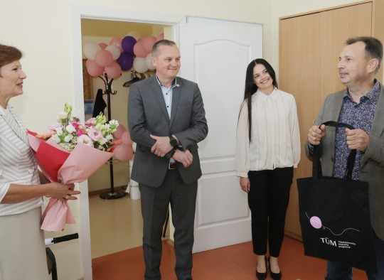 Ukmergės rajono savivaldybės Jono Basanavičiaus gimnazijos direktorės sveikinimo akimirkos