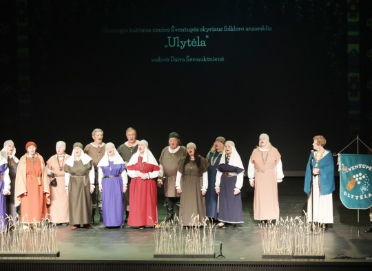 Folkloro šventėje „Padainuosim susiėję“ pristatytas pirmasis Ukmergės krašto dainynas