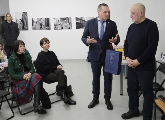 Fotomenininko  Romualdo Požerskio darbų parodos pristatymo akimirkos