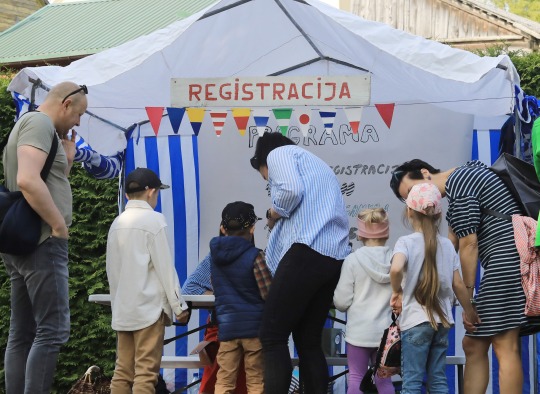 Ukmergiškių šeimos varžėsi „Vilkmergėlės regatoje“ 