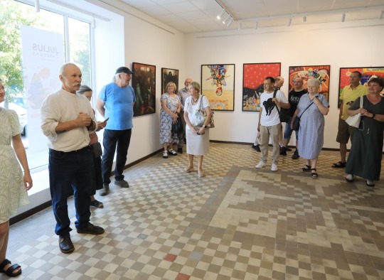 Akimirkos iš Juliaus Zarecko tapybos darbų parodos