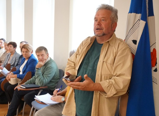 Savivaldybėje aptarti pedagogų darbo apmokėjimo klausimai