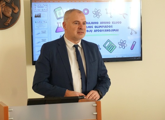 Apdovanoti Arono Klugo chemijos olimpiados nugalėtojai